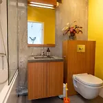 Stilig Og Romslig Penthouse Sentralt I アパート *