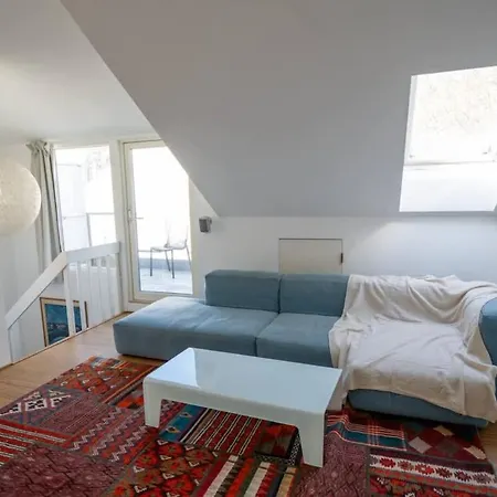 Stilig Og Romslig Penthouse Sentralt I Lejlighed
