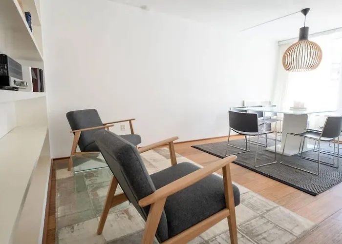 Stilig Og Romslig Penthouse Sentralt I Apartment