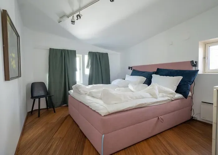 Stilig Og Romslig Penthouse Sentralt I *